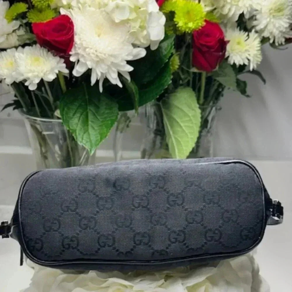 🔥Gucci GG Canvas Boat Mini Tote Pouchette Bag Black EUC Vintage + COA + Dust Bag - Picture 6 of 15